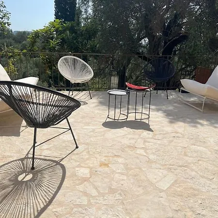 Bugenvilla - South Corfu House بيت للعطل